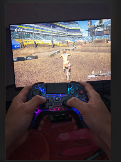 Wireless RGB Game Controller for PS5/Xbox – Crack Light Edition